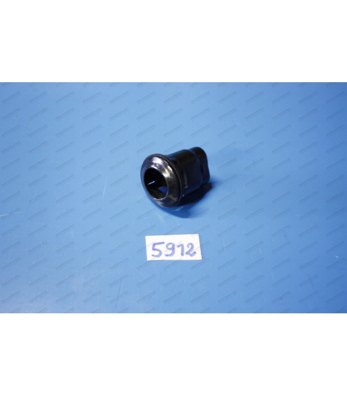 Rear tailgate push button guide - R5 / R12 / R15 /R17 - 2