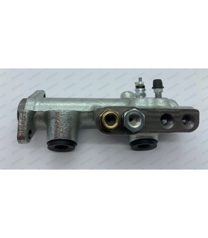 Double circuit master cylinder Ø 20.6mm ( x4 outlets: x2 Ø16x125 + x1 Ø12x100 + x1 Ø10x100 ) - ref 7701349537 - 2