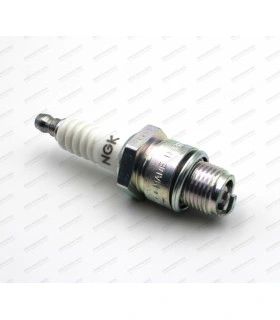 NGK spark plug - R8S 1136 (engine 689) - 1