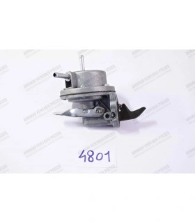 Fuel pump with manual priming lever - 1